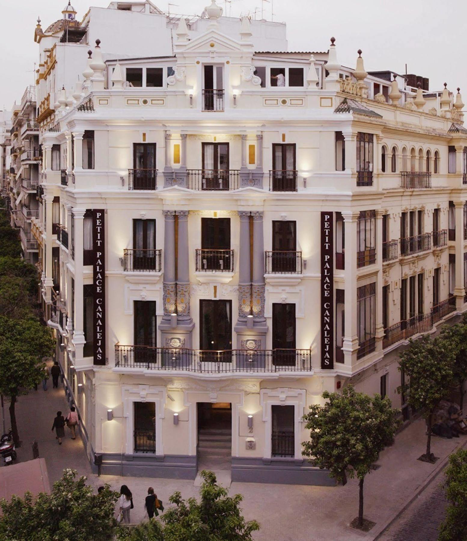 Petit Palace Canalejas Hotel